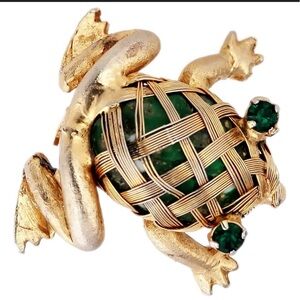 Kenneth Jay Lane Rare Pin!